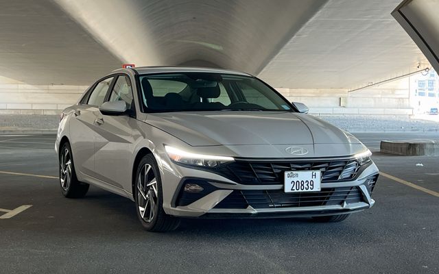 Hyundai Elantra - image 4