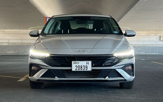 Hyundai Elantra - image 3