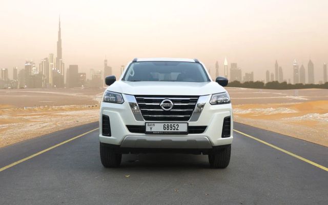 Nissan Xterra  White - image 3