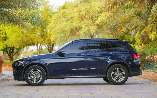 Mercedes GLC 300 - image 2