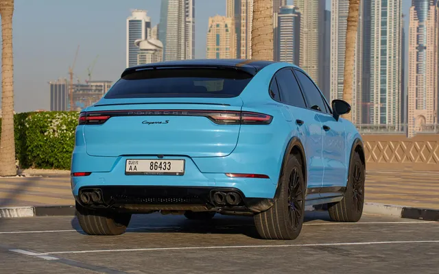 Porsche Cayenne S - image 4