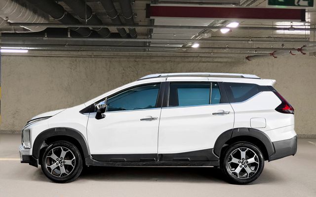 Mitsubishi Xpander Cross 1.5L Premium 7 STR - image 2