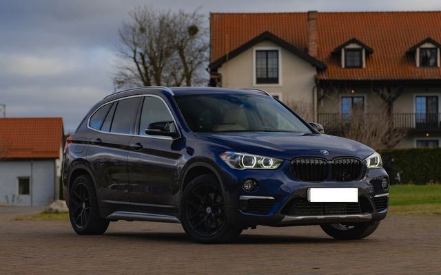 BMW x1 - image 1