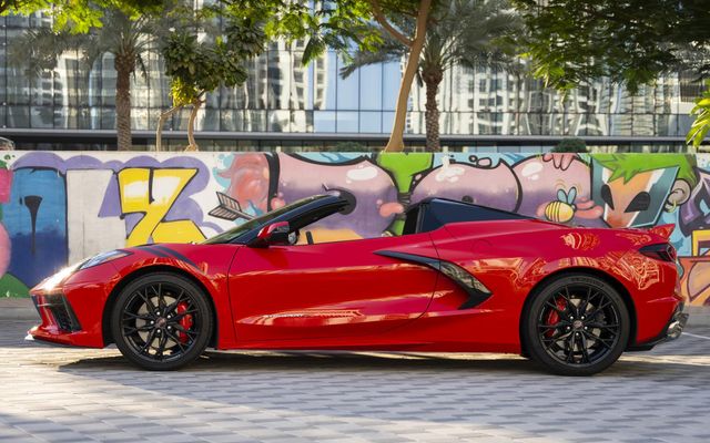 Chevrolet Corvette - image 2