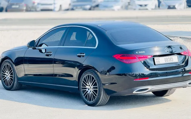 Mercedes C300 2025 - image 3