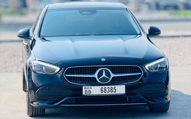 Mercedes C300 2025 - image 2