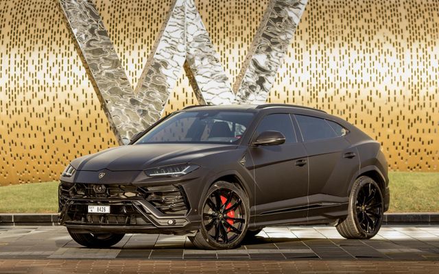 Lamborghini Urus - image 1