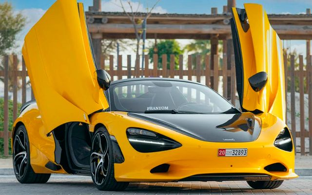 Mclaren 750s spider - image 1
