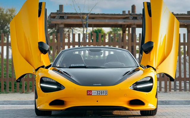 Mclaren 750s spider - image 2
