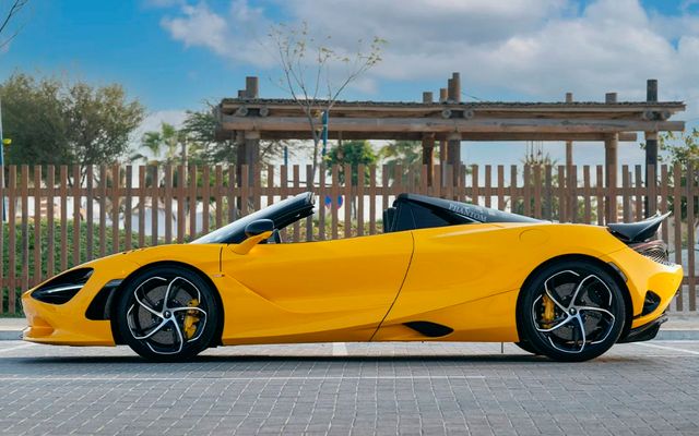 Mclaren 750s spider - image 3
