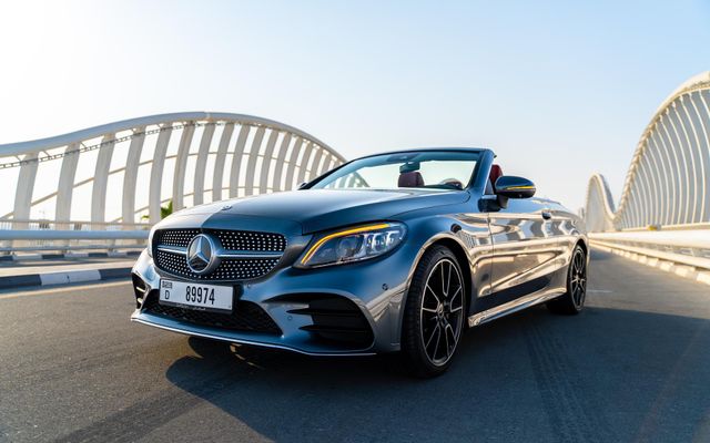Mercedes C200 Convertible - image 4