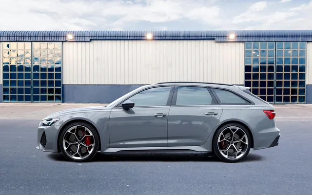 Audi RS6 Avant Gray - image 2