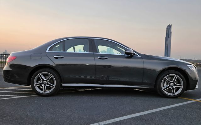 Mercedes Benz E350 - image 2