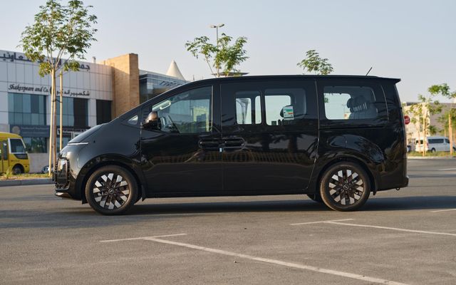 Hyundai Staria 7S - image 2