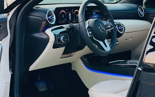 MERCEDES A220 - image 4