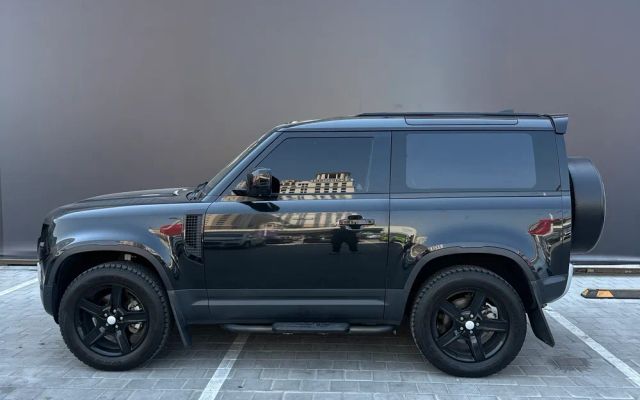 LAND ROVER DEFENDER - image 2