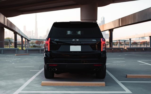 CHEVROLET TAHOE - image 3