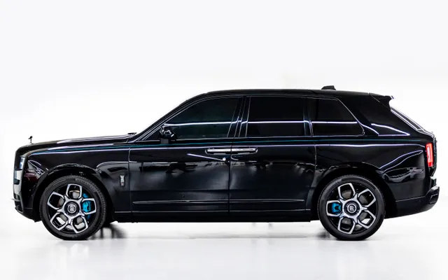 Rolls Royce  BB Cullinan - image 2