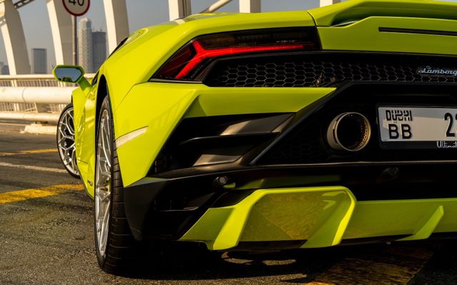 Lamborghini Huracan evo spider - image 4