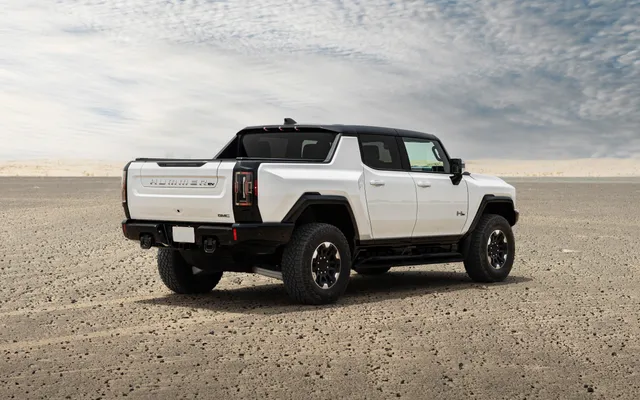 GMC HUMMER EV - image 4