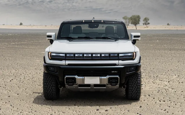 GMC HUMMER EV - image 3