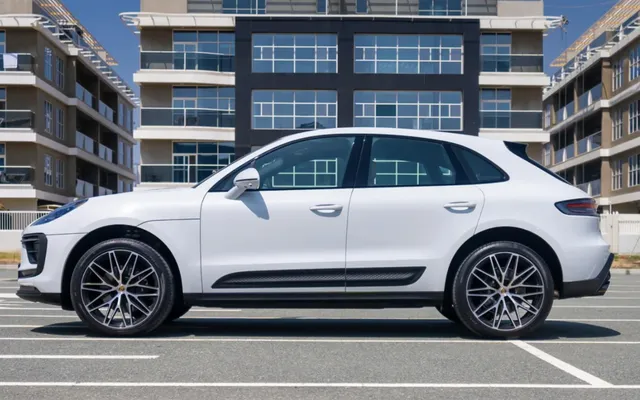 Porsche Macan - image 3
