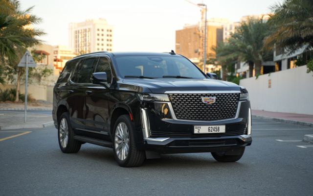 Cadillac Escalade - image 1