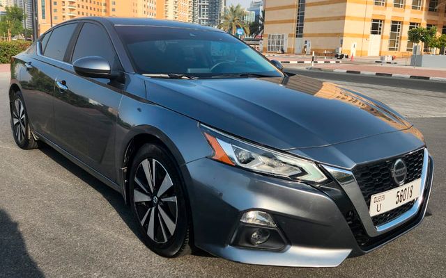 Nissan Altima - image 3