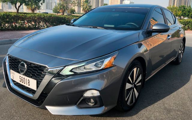 Nissan Altima - image 1