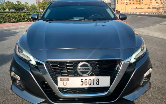 Nissan Altima - image 2