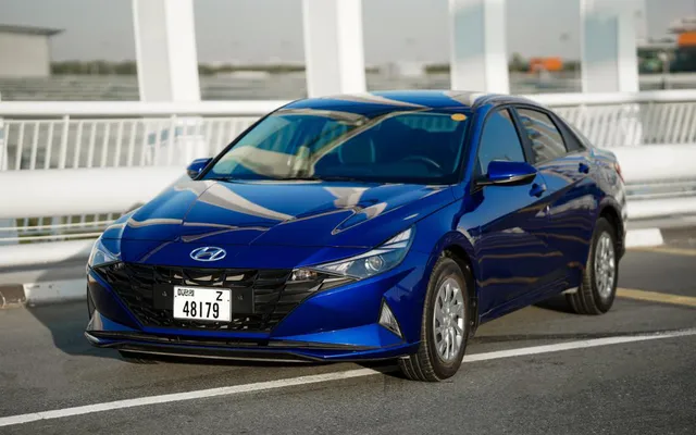 Hyundai Elantra - image 1
