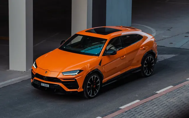 Lamborghini Urus - image 2