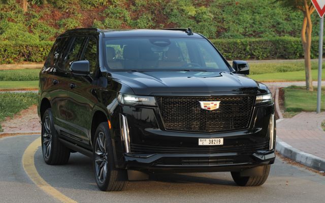 CADILLAC ESCALADE - image 1