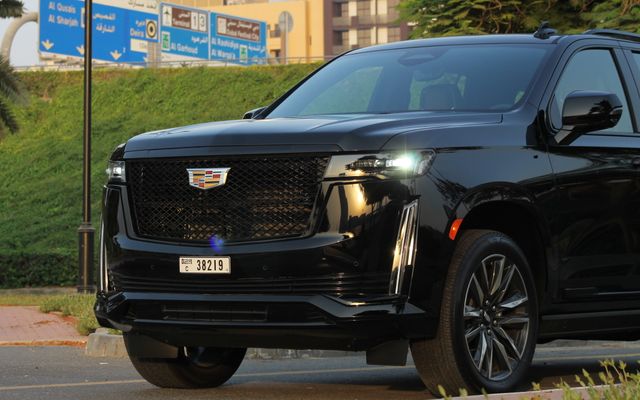 CADILLAC ESCALADE - image 4