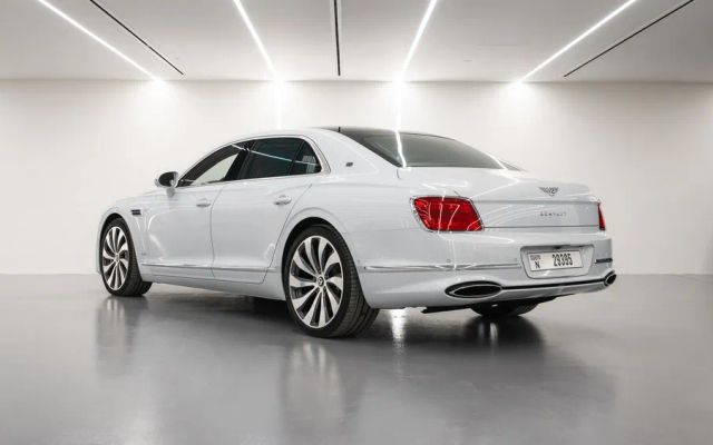 Bentley Flying Spur - image 4