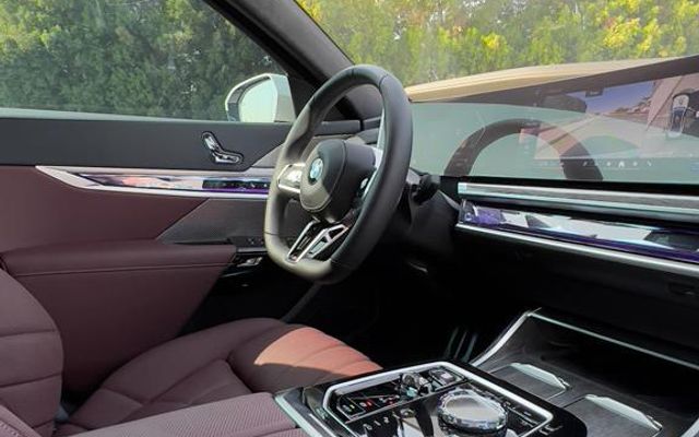 BMW 7 series - image 3