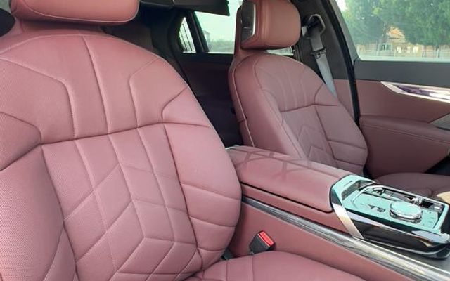 BMW 7 series - image 4