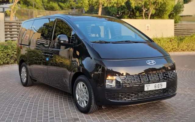 Hyundai Staria - image 2