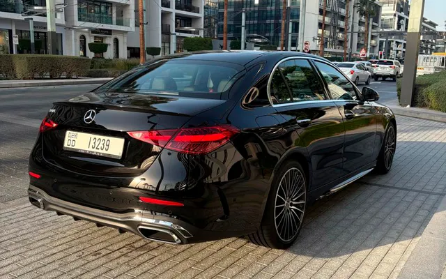 Mercedes C200 - image 2
