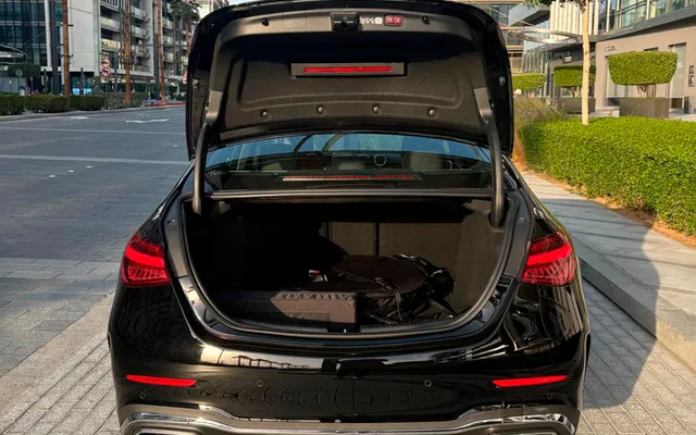 Mercedes C200 - image 4