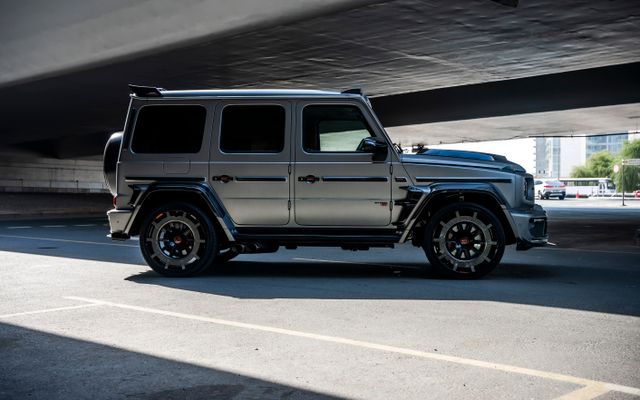 Mercedes G800 Brabus Kit - image 4