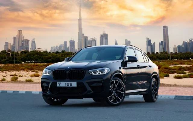 BMW X4M Competition Black - image 1