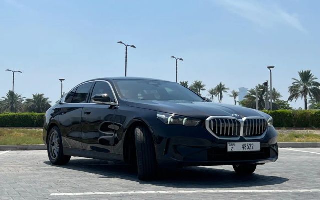 BMW 520i - image 1