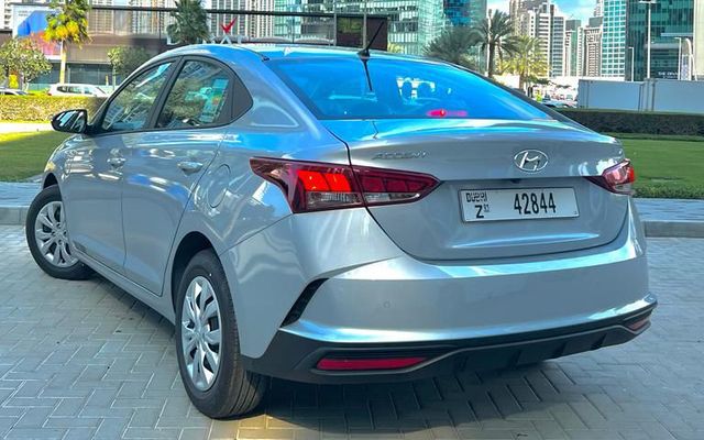 HYUNDAI ACCENT - image 4