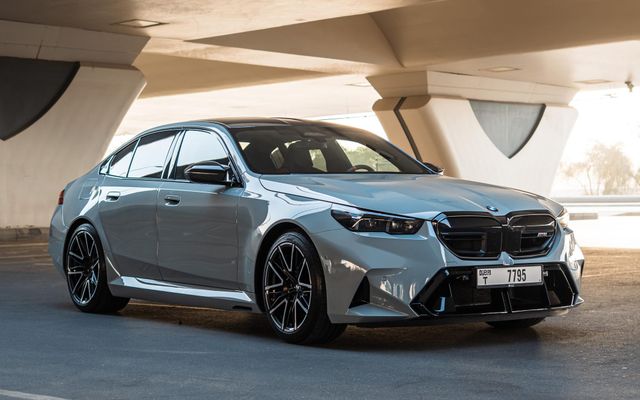 BMW M5 - image 3