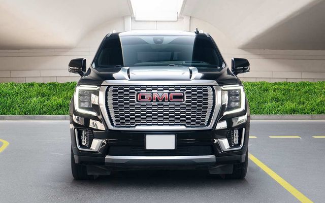 GMC YUKON DENALI - image 2