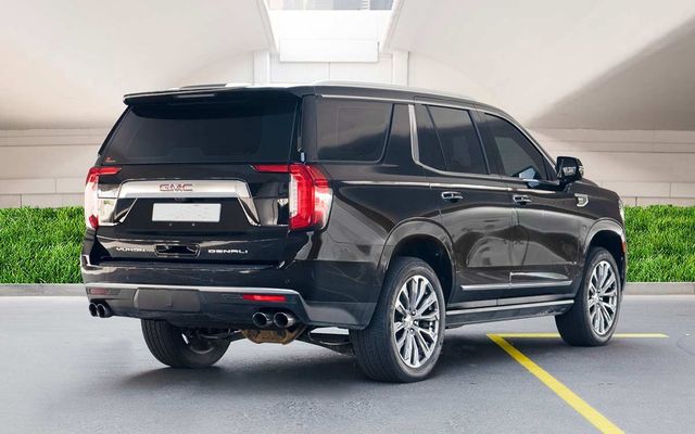 GMC YUKON DENALI - image 4