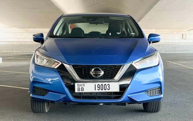 Nissan Versa - image 2