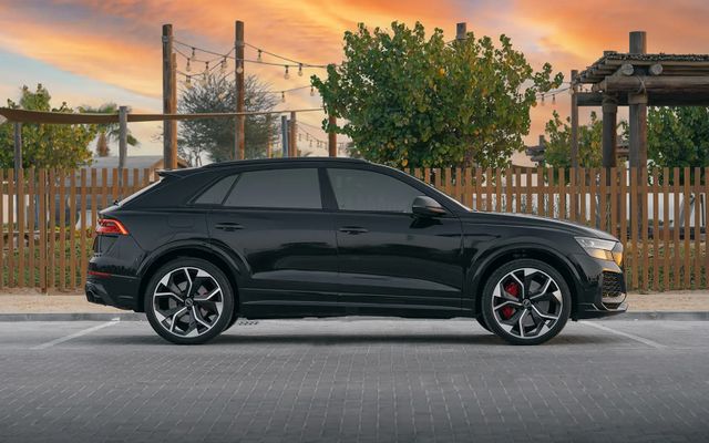 AUDI RS Q8 - image 2