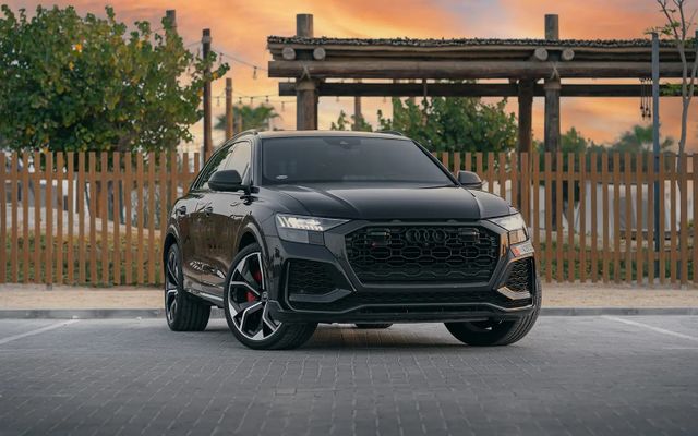 AUDI RS Q8 - image 1
